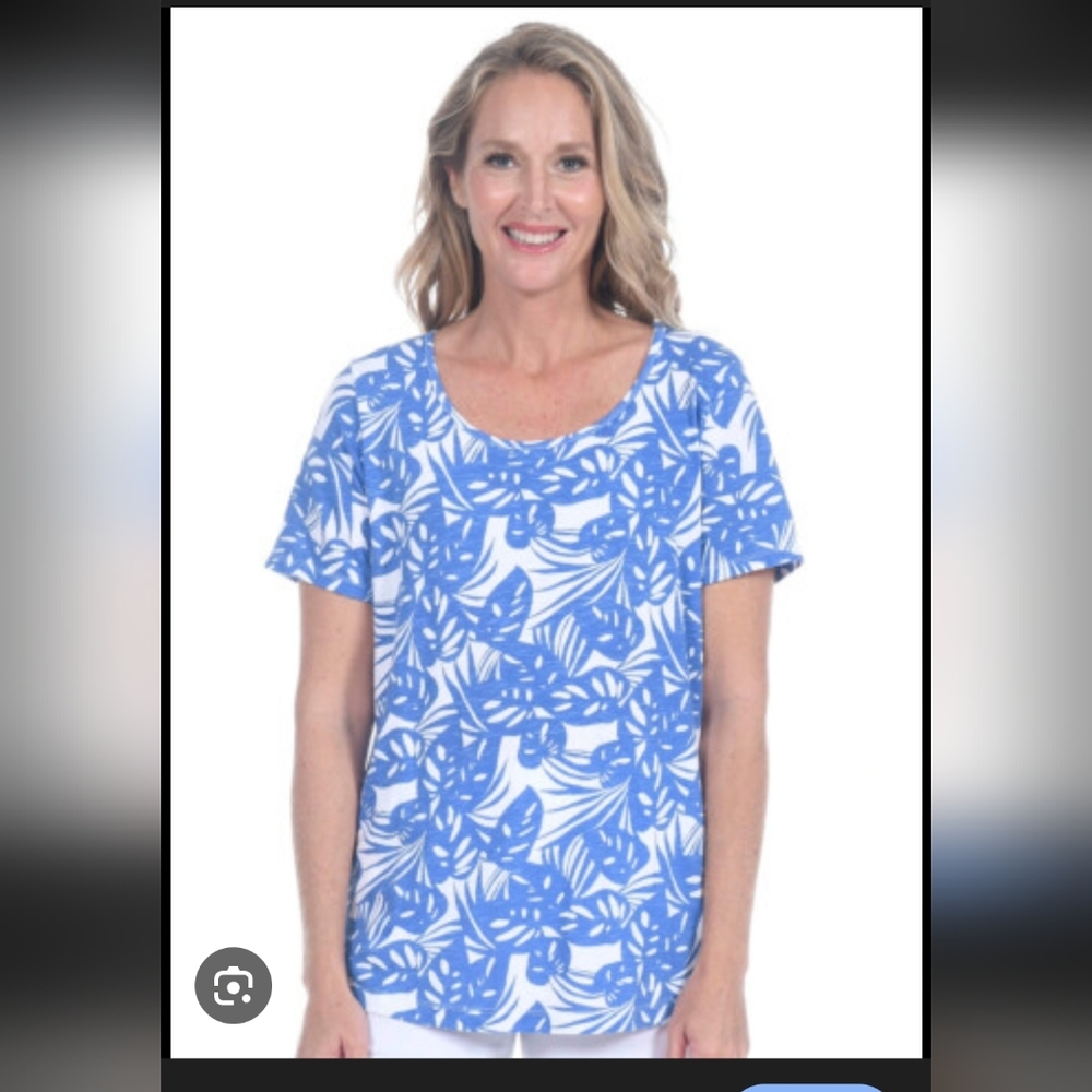 Floral Blue Women's Blouse Size Medium 100% Rayon